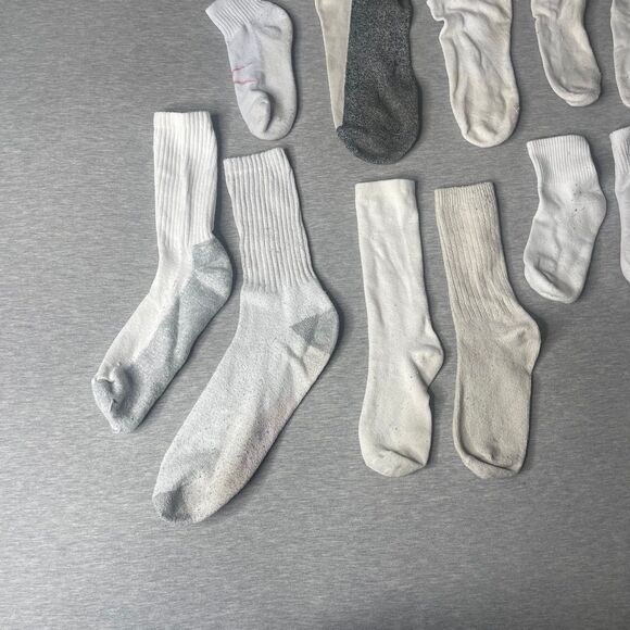 Hanes Women’s Athletic Performance Mismatched 11 Ankle & Crew Socks - Picture 4 of 6